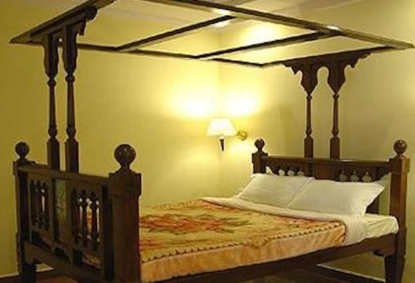 Laxman Jhula Divine Resort 8