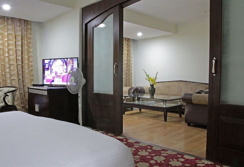 The Residency Hotel 10