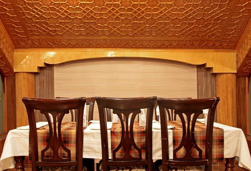 The Residency Hotel 9