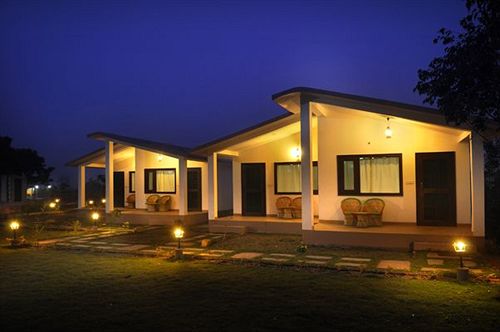 Corbett Woods Resort 10