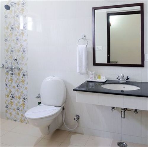 Corbett Woods Resort 12