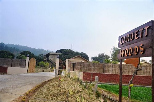 Corbett Woods Resort 7