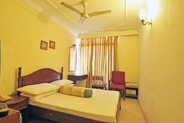 Hotel Golden Tower 4