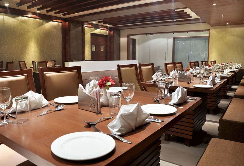 Hotel Cambay Sapphire Neemrana Rajasthán