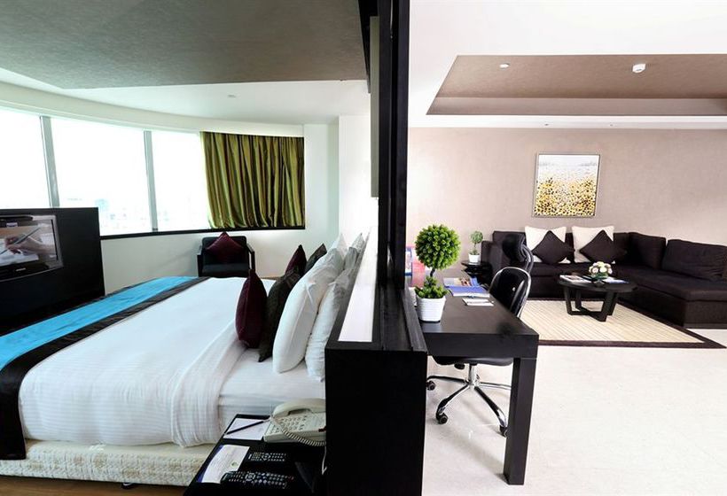 Hotel Davanam Sarovar Portico Suites 10