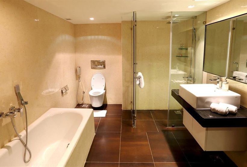 Hotel Davanam Sarovar Portico Suites 13