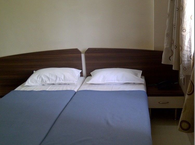 Siesta Springs Service Apartments 18