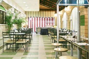 Hotel Taj Tristar 19