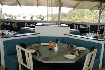 Hotel Confident Propus 2