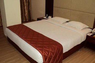 Hotel Confident Propus 4