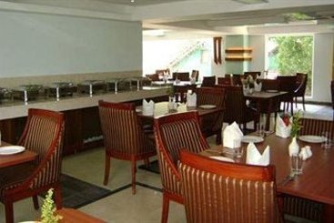 Hotel Confident Propus 8