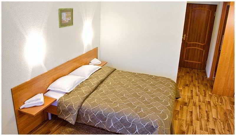 Hotel 69 Parallel 11