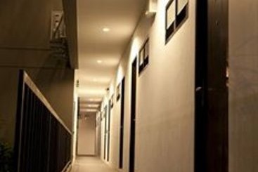 Hotel Bs Premier Airport 15