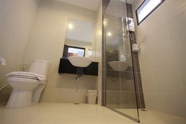 Hotel Bs Premier Airport 6