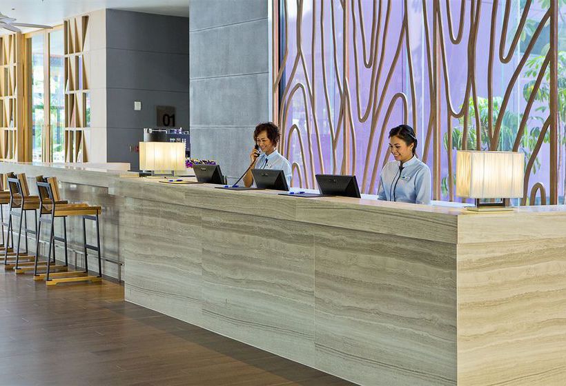 Hotel Holiday Inn Express Phuket Patong Beach Central 2