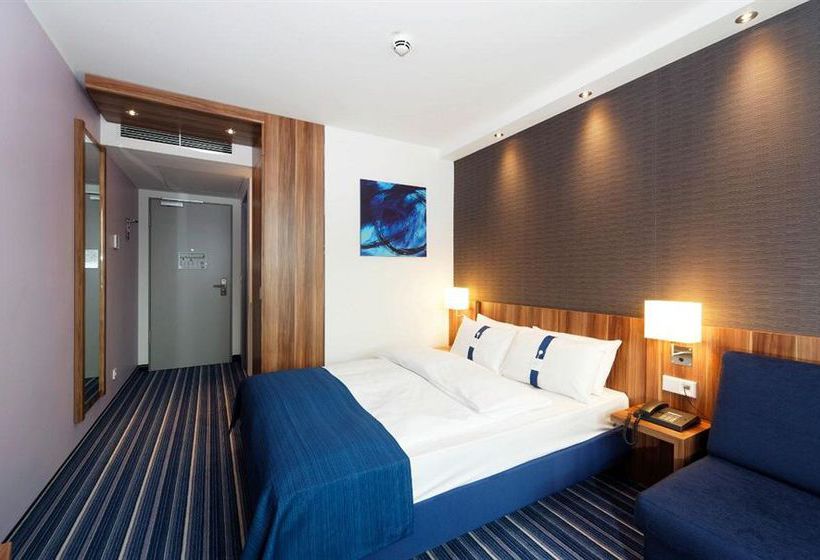 Hotel Holiday Inn Express Augsburg 2