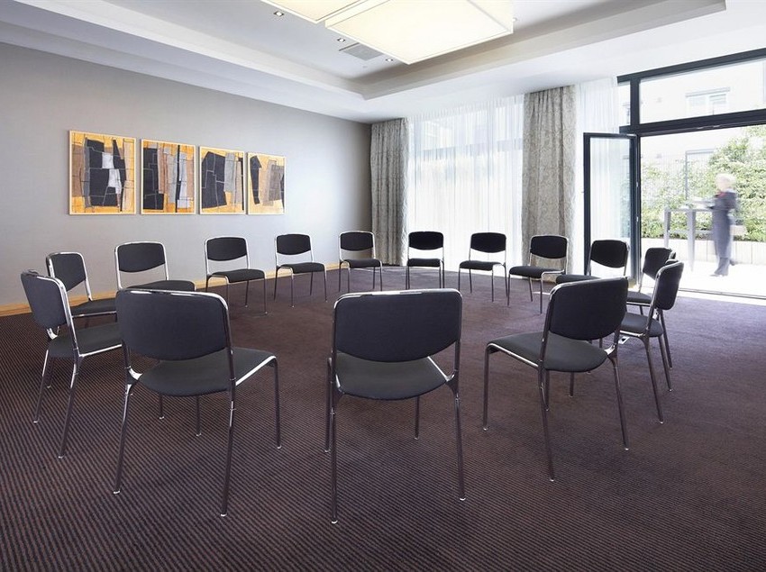 Parkhotel Stuttgart Messe Airport 8