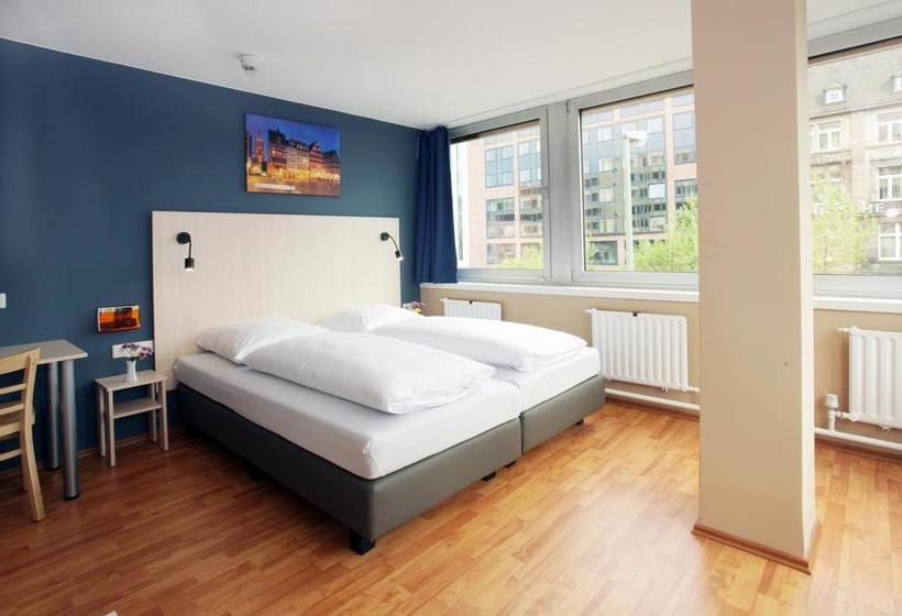 A&O Hostel & Hotel Frankfurt Galluswarte 1