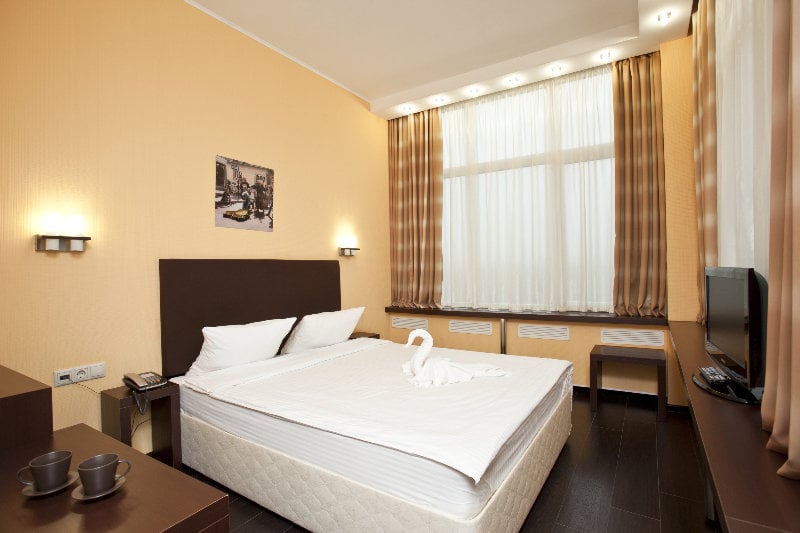 Hotel Inside Transit 10