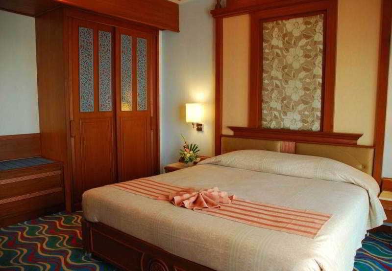 Asia Cha Am Hotel 11