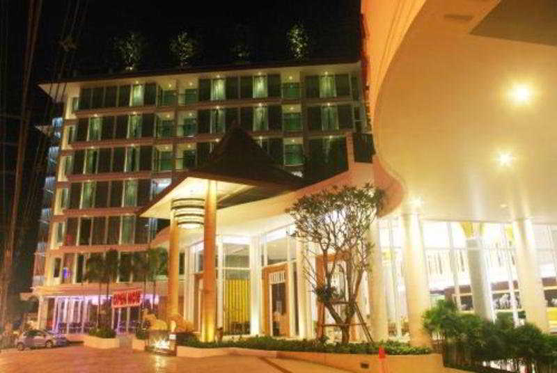 Aiyara Grand Hotel Thailand 14