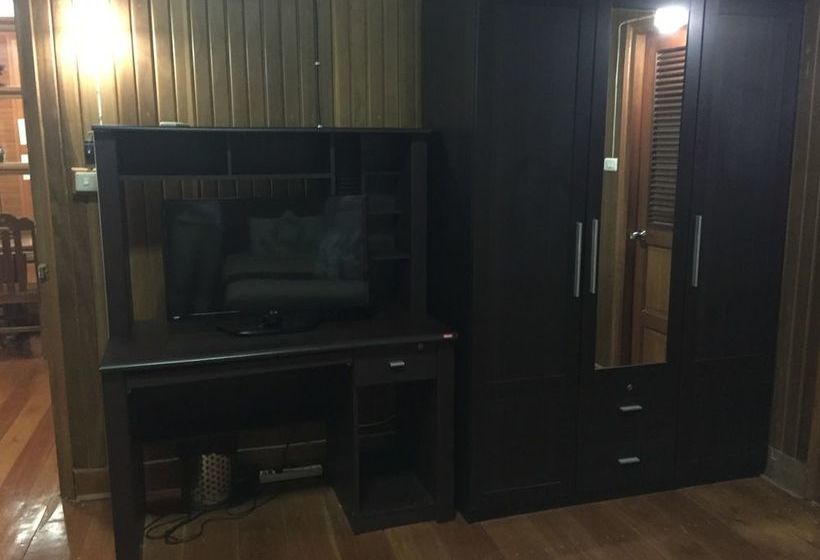 Hotel The Reaun Thai Village 11