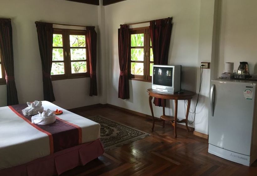 Hotel The Reaun Thai Village 18