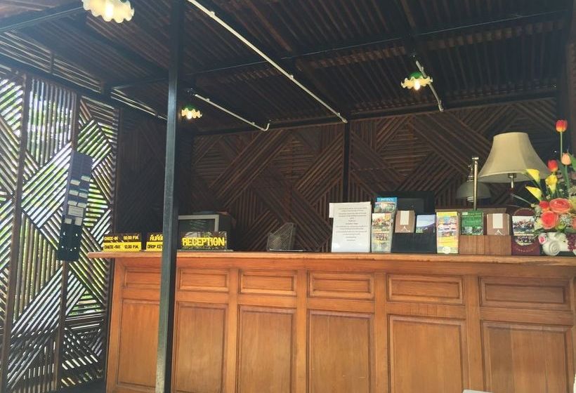 Hotel The Reaun Thai Village 2