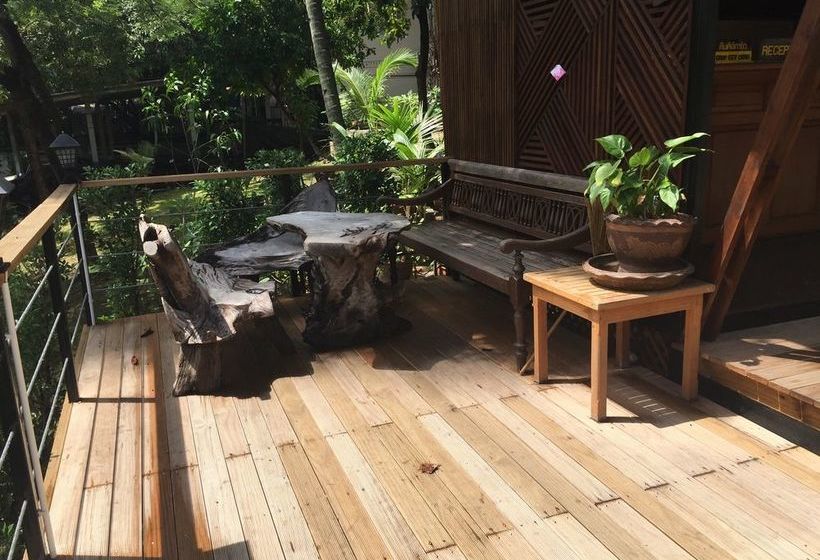 Hotel The Reaun Thai Village 4