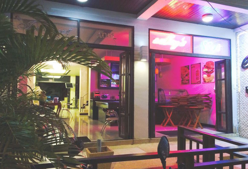 Hotel Enjoy's Beach House 3