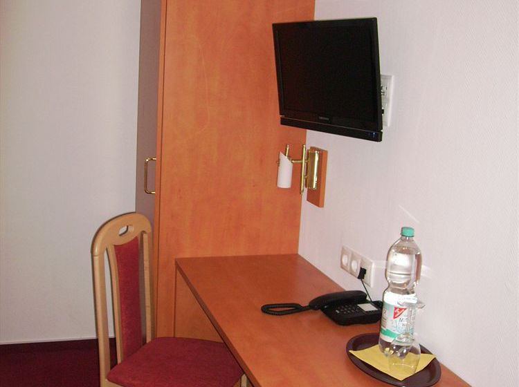 Hotel Bonn Voyage 10