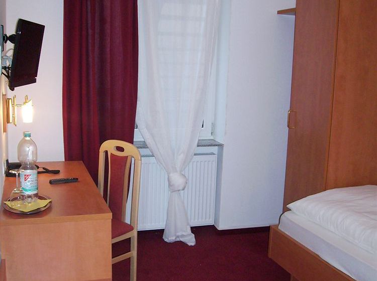 Hotel Bonn Voyage 12