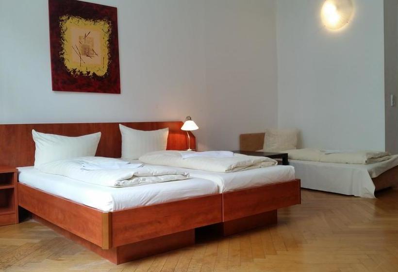 Hotel Pension Kima 11