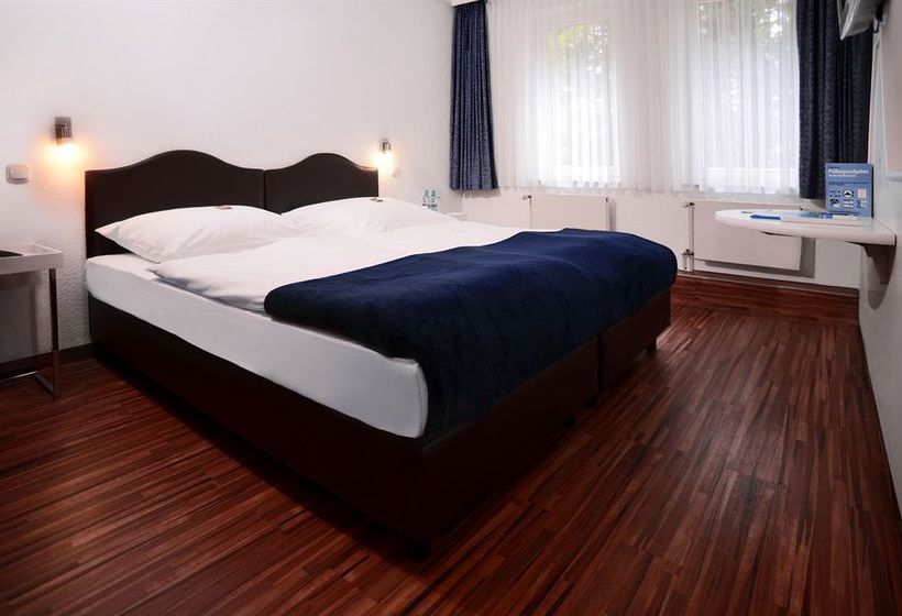 Airport & Seminarhotel 10