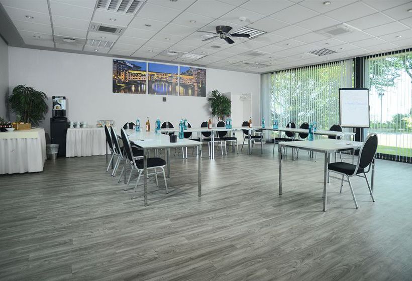 Airport & Seminarhotel 9