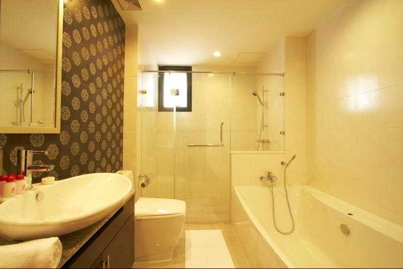 Hotel D Varee Diva Bally Silom 13