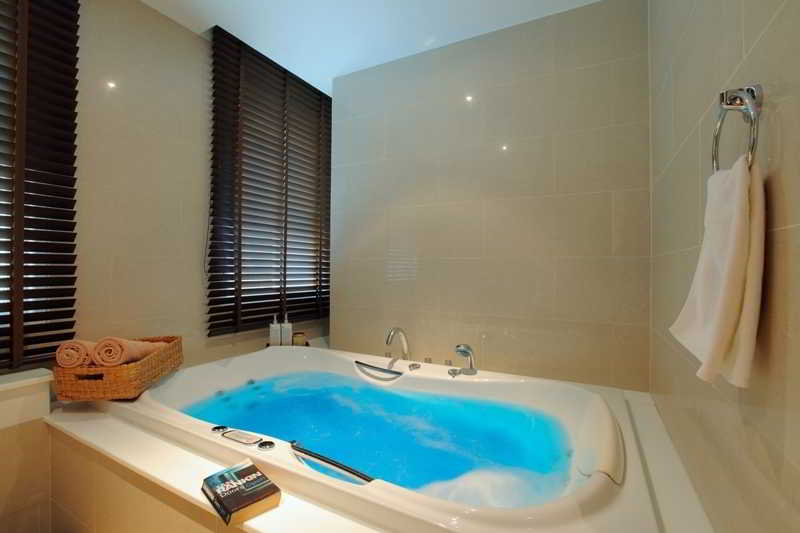 Hotel The Privilege Residences 14