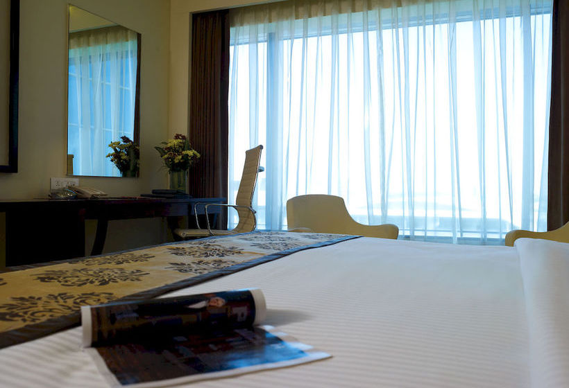 Renaissance Ahmedabad Hotel 10