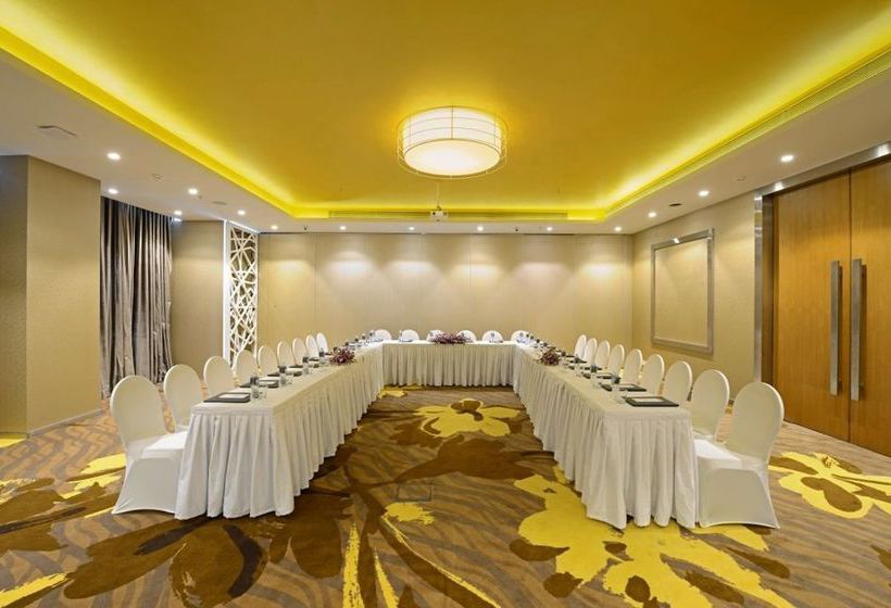 Renaissance Ahmedabad Hotel 15