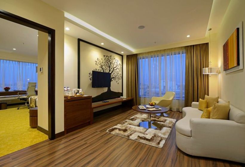 Renaissance Ahmedabad Hotel 18