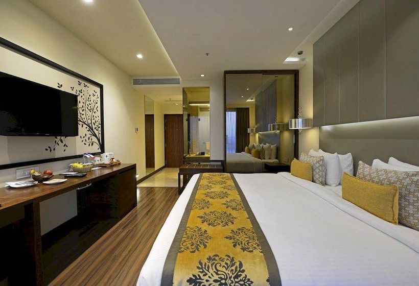 Renaissance Ahmedabad Hotel 6