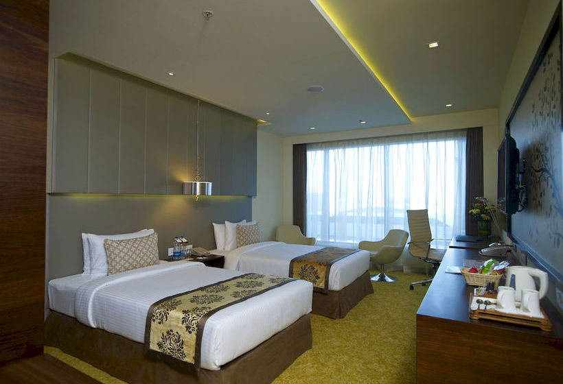 Renaissance Ahmedabad Hotel 7