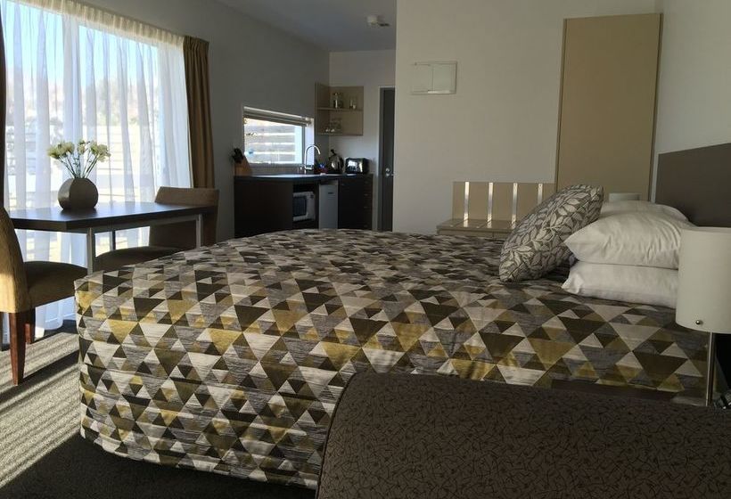 Airport Delta Motel 6