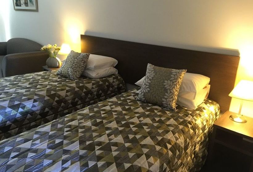 Airport Delta Motel 9