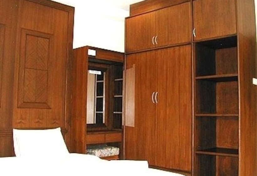 Hotel Sanguan Malee Mansion 2