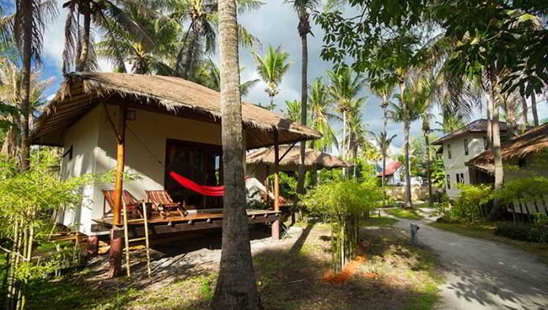 Hotel Baan Manali Resort