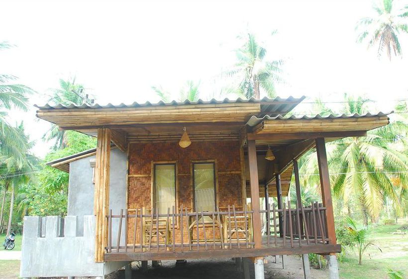 Malibu Beach Bungalows 1