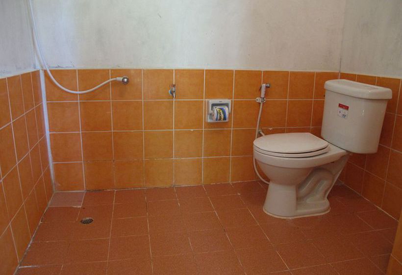 Malibu Beach Bungalows 9