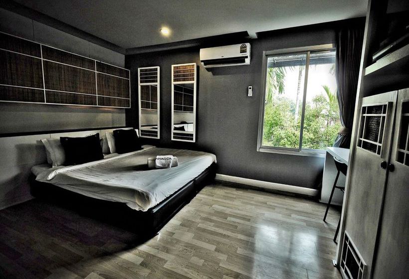 Hotel The Paragon Inn 10