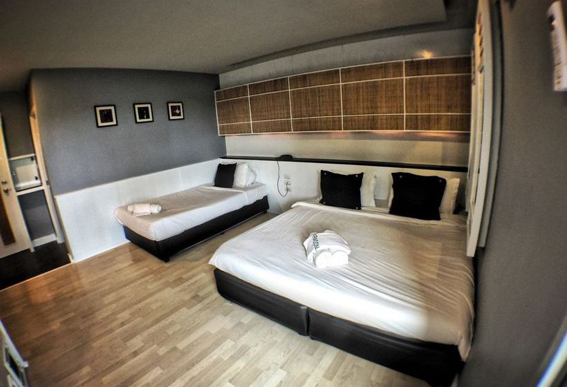 Hotel The Paragon Inn 18